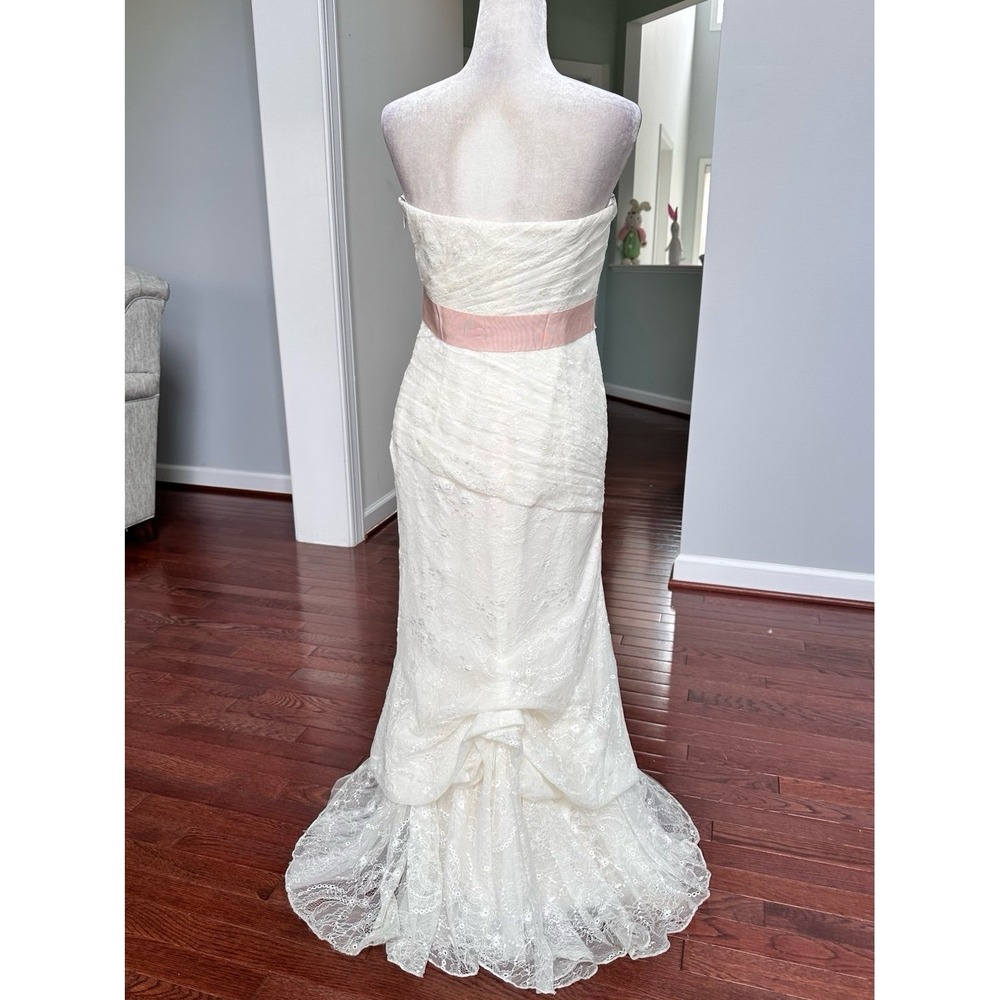 Vera Wang White Luxury Strapless Ruched Lace 3D Floral Pink Belt Wedding Dress - Picture 2 of 12